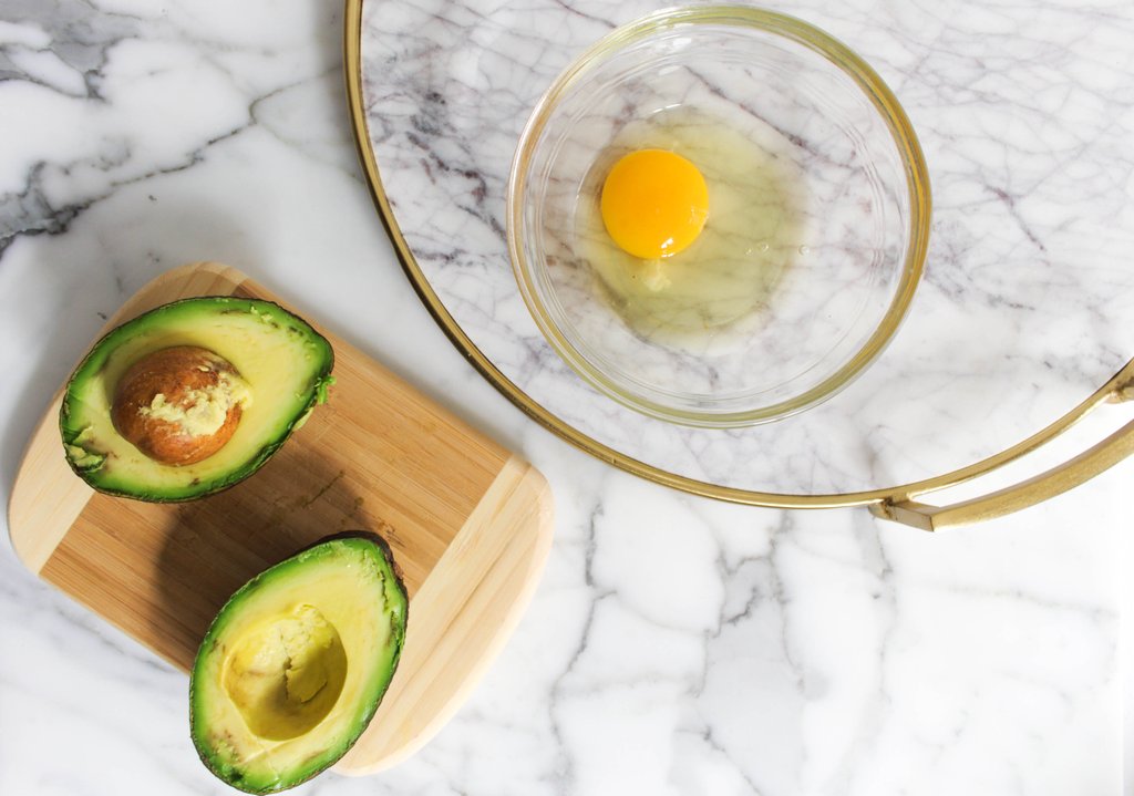 avocado and egg hair mask for strong hair